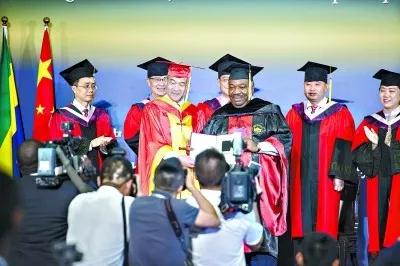 获得中国名誉博士学位有多难?34年批了330人