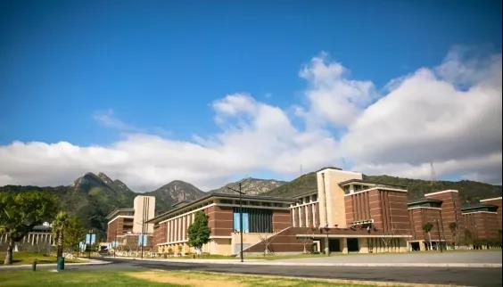 正在上传... 温州肯恩大学喜迎八百新生,首招硕博研究生27人