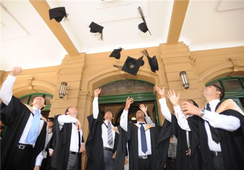 在职博士学历与学位哪个重要?